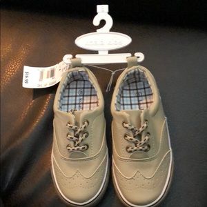 NWT dress or casual shoes